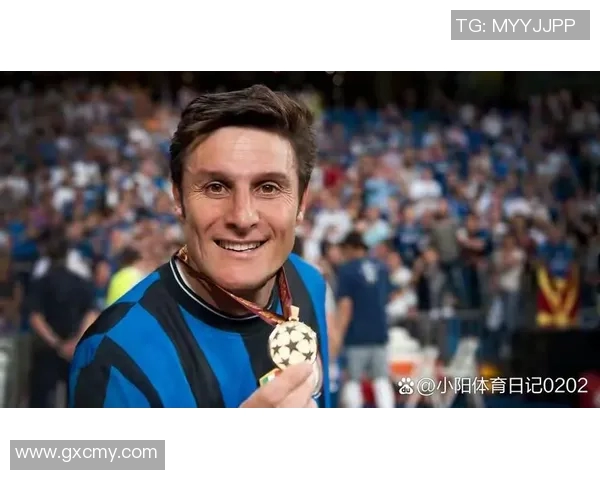 探索足球巨星的魅力：球场英雄的独特形象与传奇故事